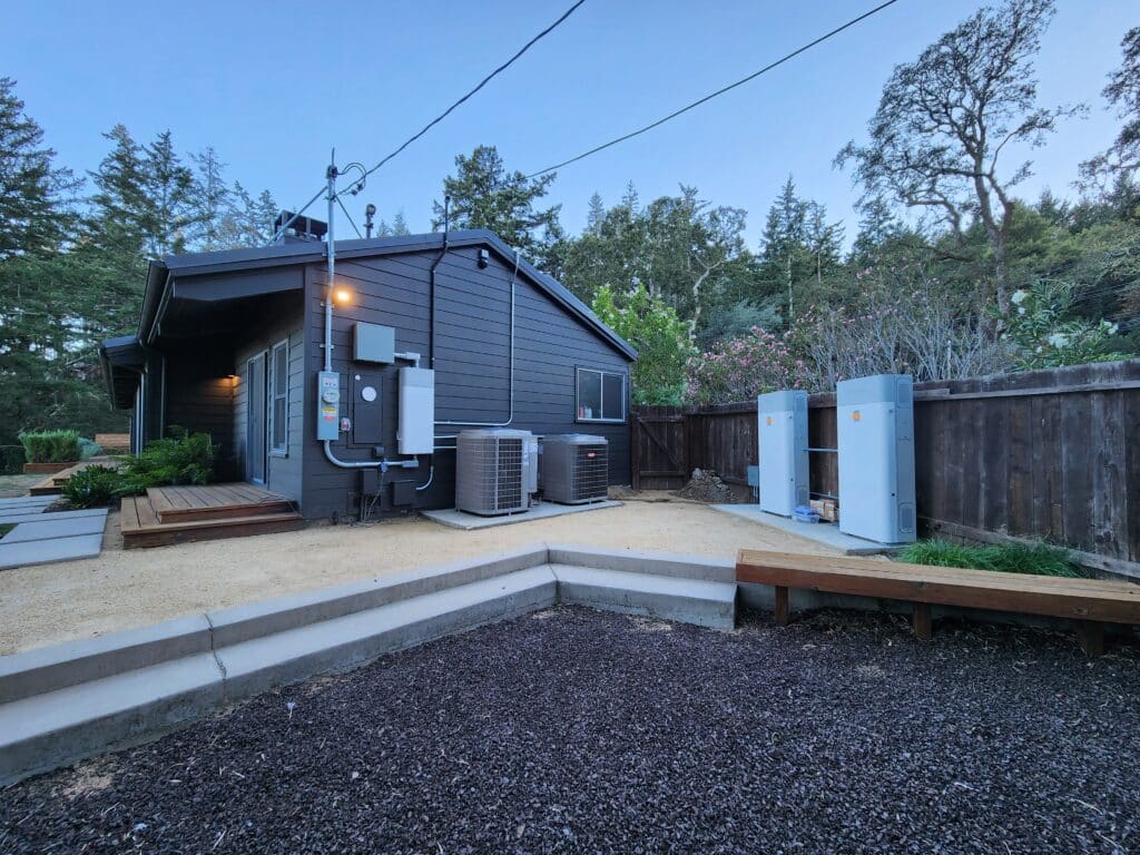 Woodside, CA solar panels with battery storage